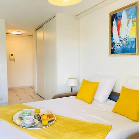 A 300 M De La Plage Apartman *
