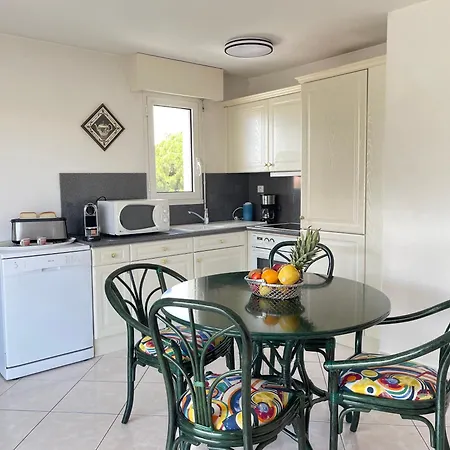 A 300 M De La Plage * Fréjus